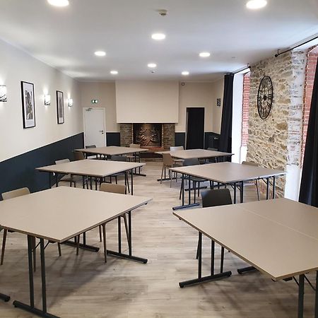 Hotel Restaurant Les Voyageurs Montaigu-Vendee Exteriör bild